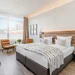 Hotel Yachtclub 4*