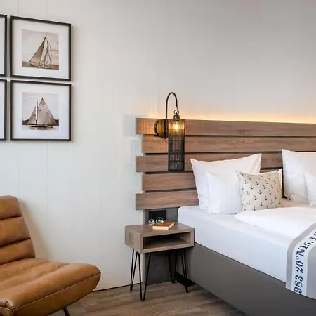 Hotel Yachtclub 4*