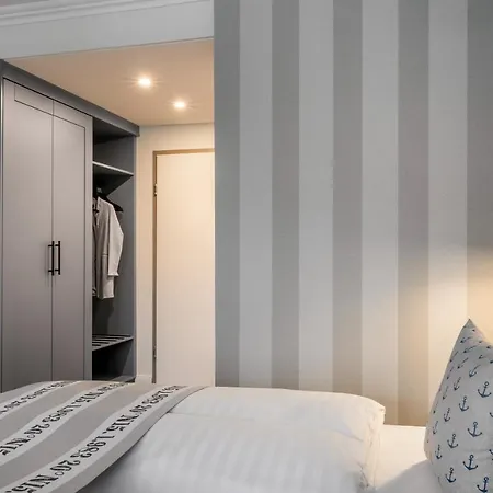 Hotel Yachtclub 4*