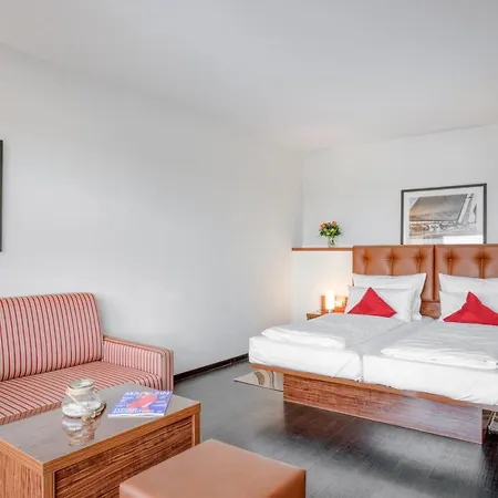 Hotel Yachtclub 4*