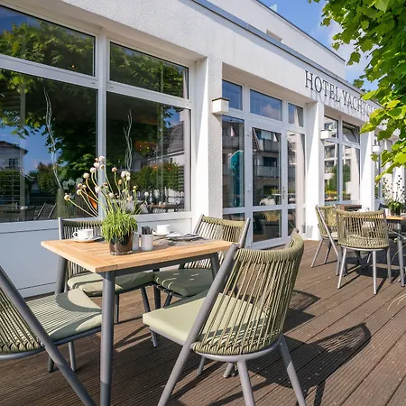 Yachtclub Hotel