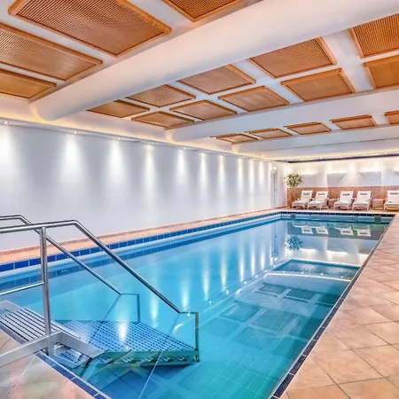 Yachtclub 4*