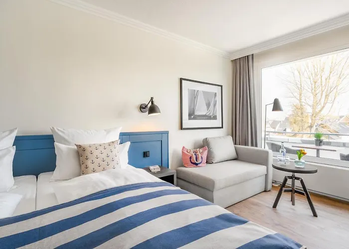 Yachtclub فندق تيميندورفير ستراند