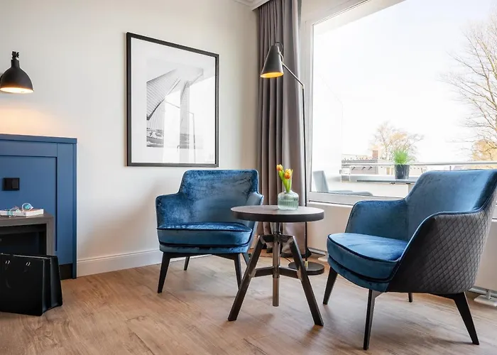 מלון Yachtclub 4*