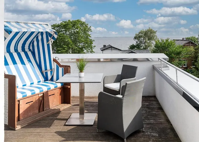 Yachtclub فندق 4*