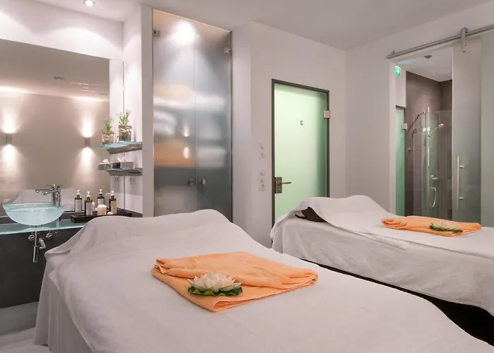 Yachtclub فندق تيميندورفير ستراند