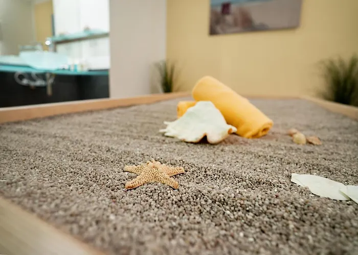 فندق Yachtclub 4*